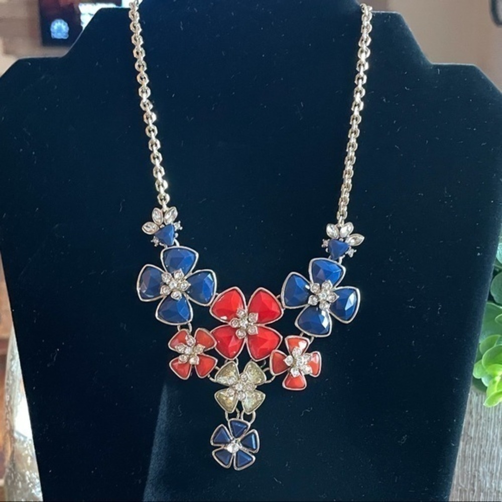 Limited Brand Flower Necklace